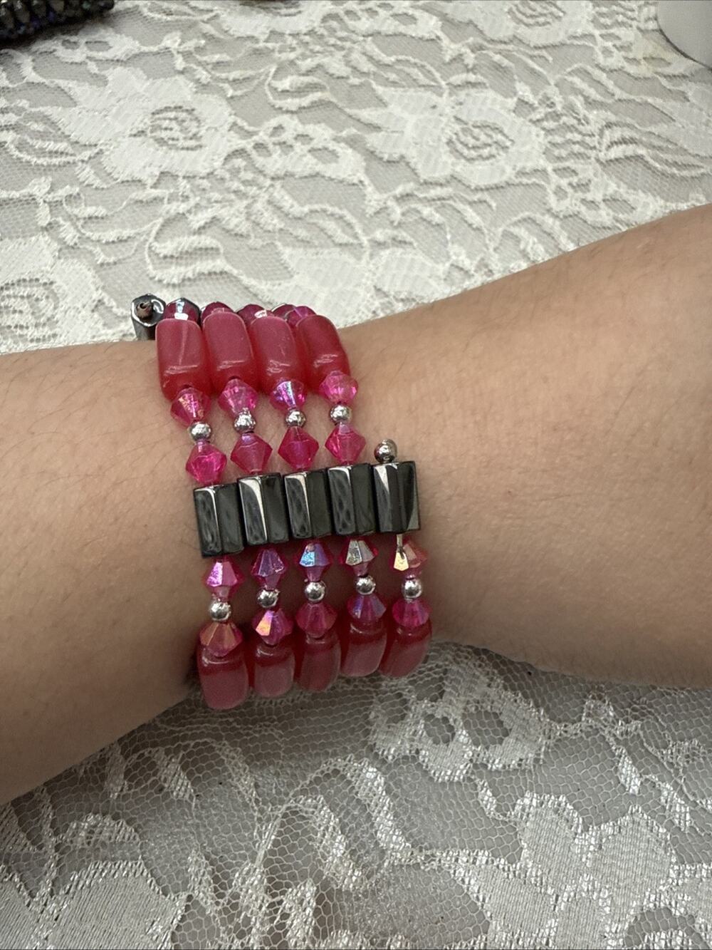 NWOT Magnetic Pink Green Hematite Beaded Bracelet /Necklace Adjustable